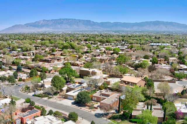2908 El Toboso Drive NW, Albuquerque, NM 87104