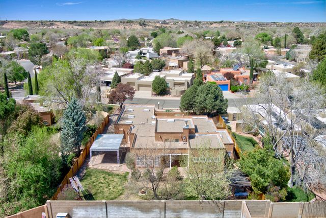 2908 El Toboso Drive NW, Albuquerque, NM 87104