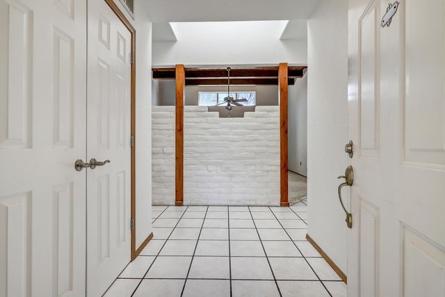 2908 El Toboso Drive NW, Albuquerque, NM 87104