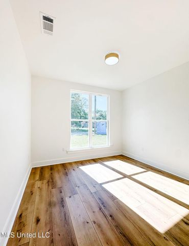 638 Fellgrass Street, Waveland, MS 39576