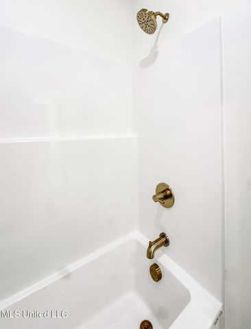 638 Fellgrass Street, Waveland, MS 39576