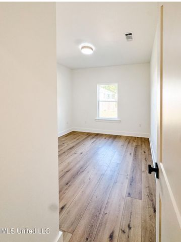 638 Fellgrass Street, Waveland, MS 39576