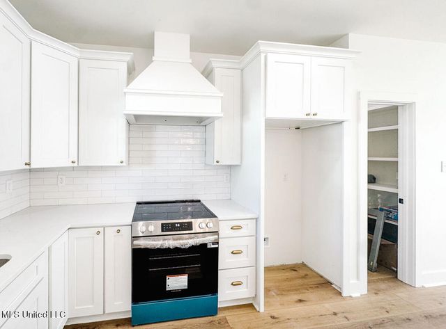 638 Fellgrass Street, Waveland, MS 39576