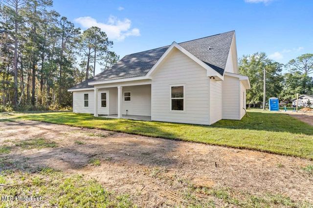 638 Fellgrass Street, Waveland, MS 39576