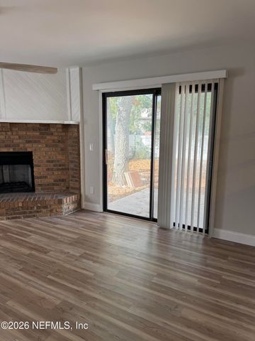 3042 HAMPSTEAD Drive, Jacksonville, FL 32225