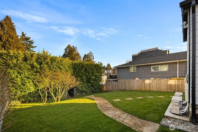 5945 Fauntleroy Way SW, Seattle, WA 98136