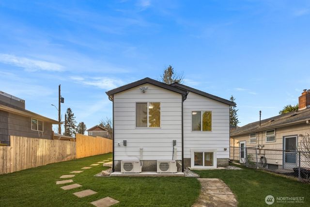 5945 Fauntleroy Way SW, Seattle, WA 98136