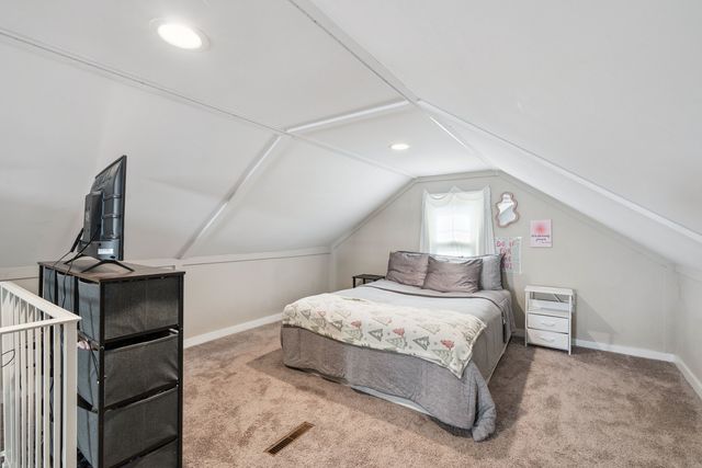 2052 37th Street, Rock Island, IL 61201