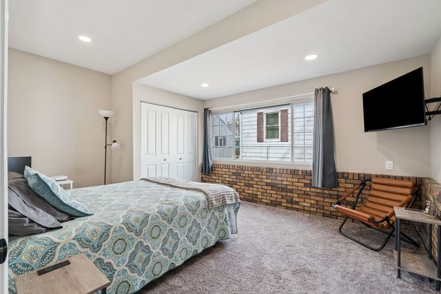 2052 37th Street, Rock Island, IL 61201