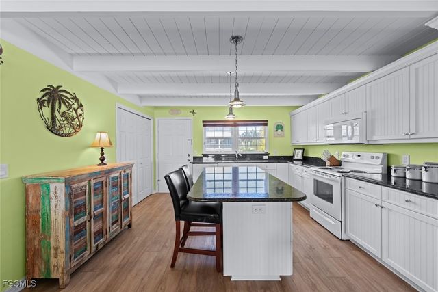 5379 Palmetto ST, Fort Myers Beach, FL 33931