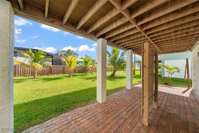 5379 Palmetto ST, Fort Myers Beach, FL 33931