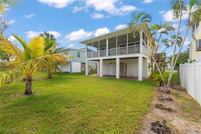 5379 Palmetto ST, Fort Myers Beach, FL 33931