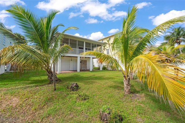 5379 Palmetto ST, Fort Myers Beach, FL 33931