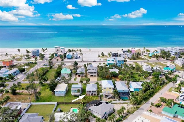 5379 Palmetto ST, Fort Myers Beach, FL 33931