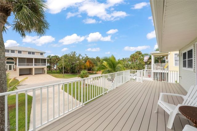 5379 Palmetto ST, Fort Myers Beach, FL 33931
