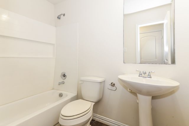 2907 Texas Street, Greenville, TX 75401