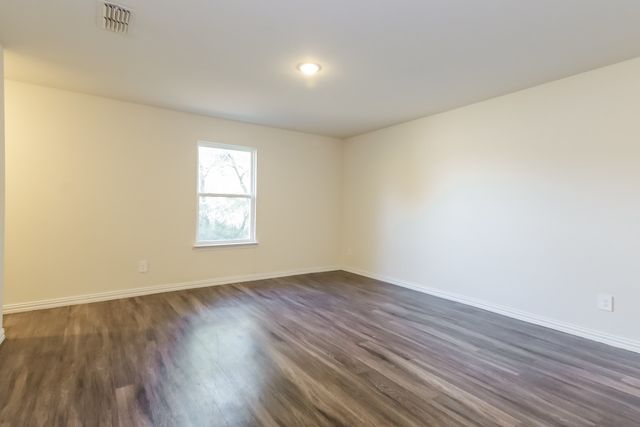 2907 Texas Street, Greenville, TX 75401