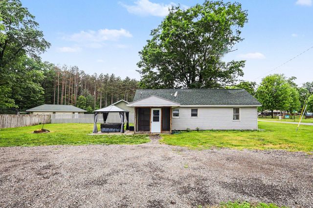 2997 Middle Lake Road, Dalton Twp, MI 49457