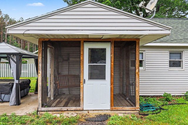2997 Middle Lake Road, Dalton Twp, MI 49457