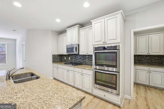 1210 Roswell Manor Circle, Roswell, GA 30076