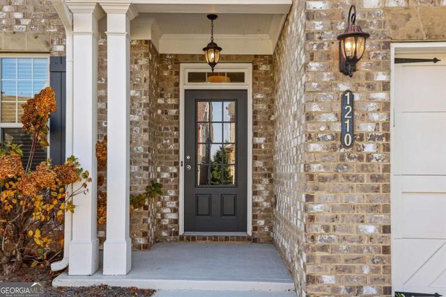 1210 Roswell Manor Circle, Roswell, GA 30076