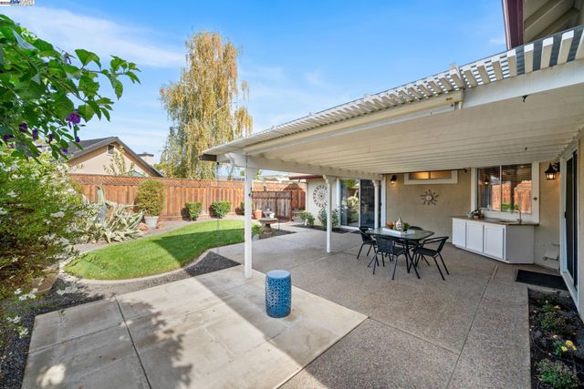 1622 Placer Cir, Livermore, CA 94551