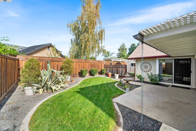 1622 Placer Cir, Livermore, CA 94551