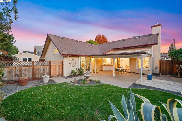 1622 Placer Cir, Livermore, CA 94551