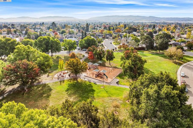 1622 Placer Cir, Livermore, CA 94551