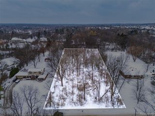 31061 Glenmuer Street, Farmington Hills, MI 48334