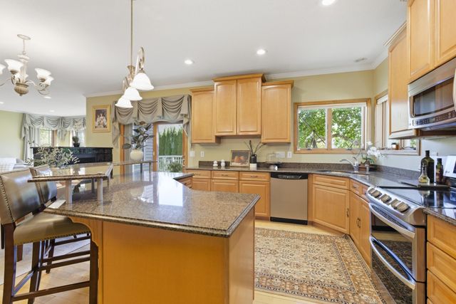 301 Plymouth Road, Minnetonka, MN 55305