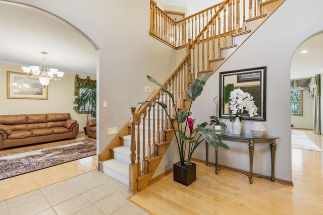 301 Plymouth Road, Minnetonka, MN 55305