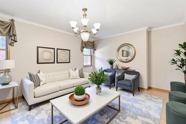 301 Plymouth Road, Minnetonka, MN 55305