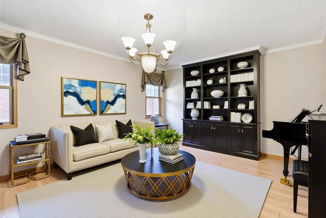 301 Plymouth Road, Minnetonka, MN 55305