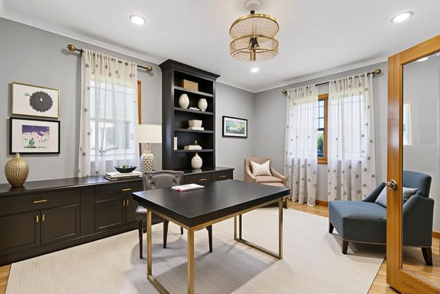 301 Plymouth Road, Minnetonka, MN 55305