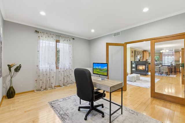 301 Plymouth Road, Minnetonka, MN 55305