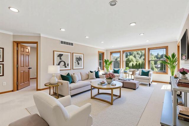 301 Plymouth Road, Minnetonka, MN 55305