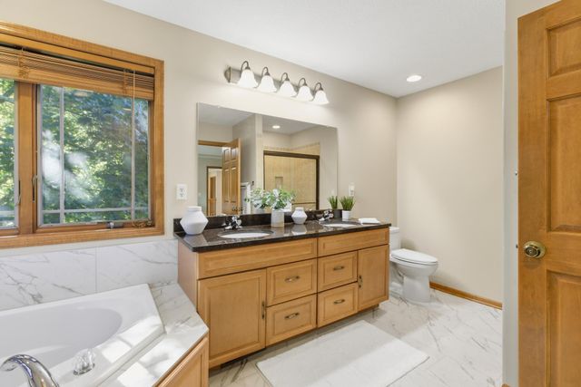 301 Plymouth Road, Minnetonka, MN 55305