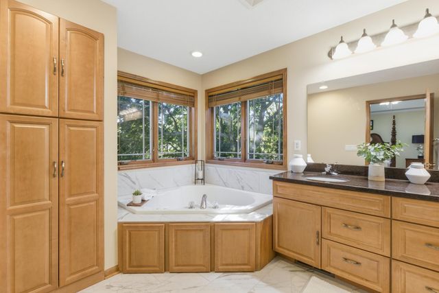 301 Plymouth Road, Minnetonka, MN 55305