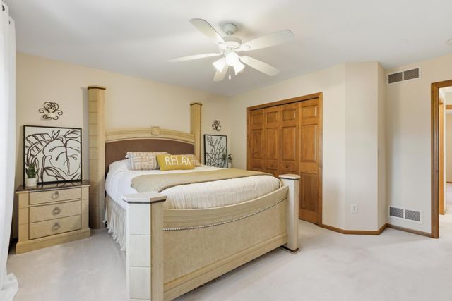 301 Plymouth Road, Minnetonka, MN 55305