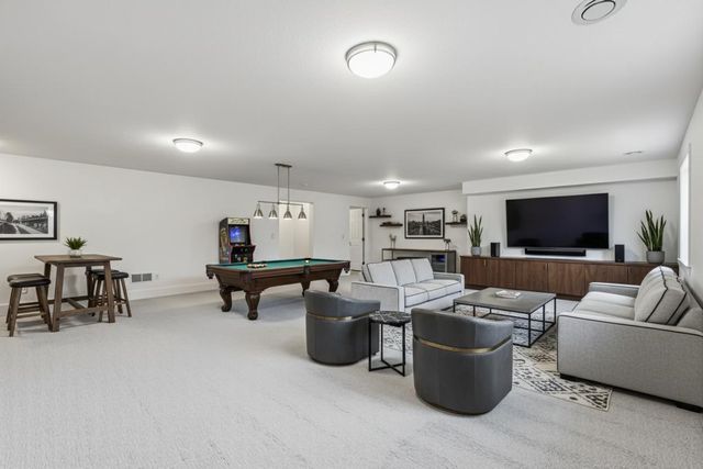 301 Plymouth Road, Minnetonka, MN 55305