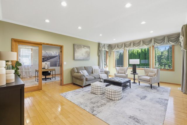 301 Plymouth Road, Minnetonka, MN 55305