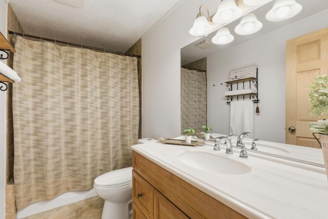 301 Plymouth Road, Minnetonka, MN 55305