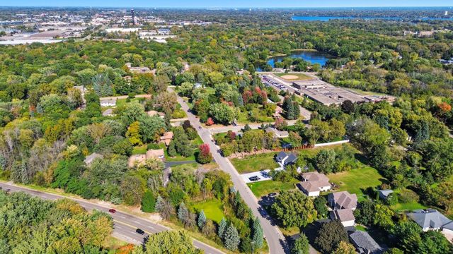 301 Plymouth Road, Minnetonka, MN 55305