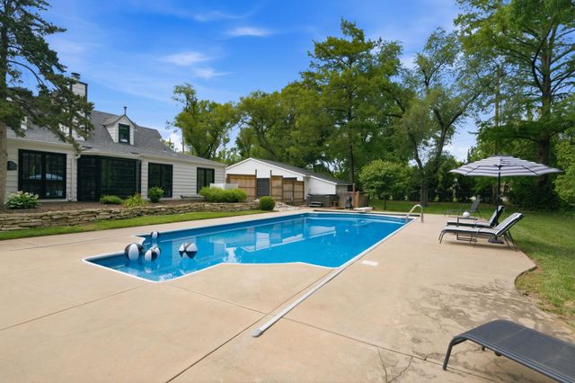 30 N West Parkway, Wichita, KS 67206