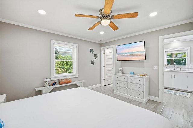 206 75TH STREET, Holmes Beach, FL 34217