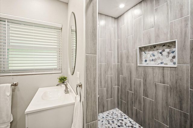 206 75TH STREET, Holmes Beach, FL 34217