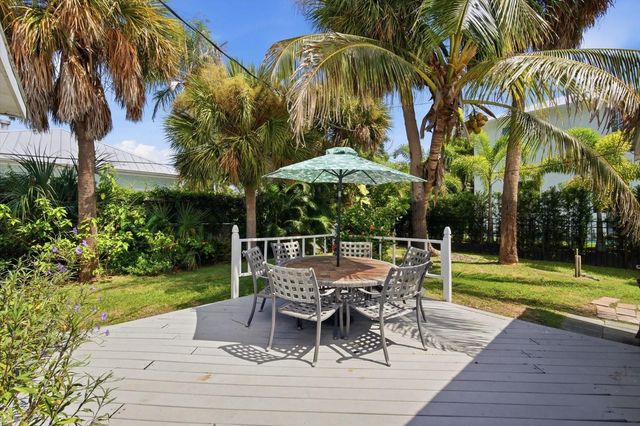 206 75TH STREET, Holmes Beach, FL 34217