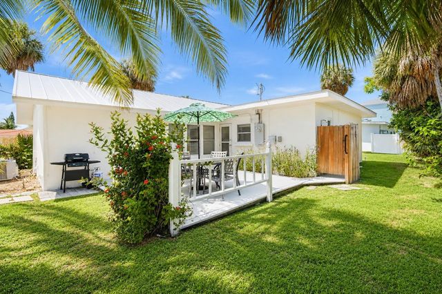 206 75TH STREET, Holmes Beach, FL 34217