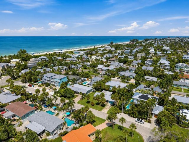 206 75TH STREET, Holmes Beach, FL 34217
